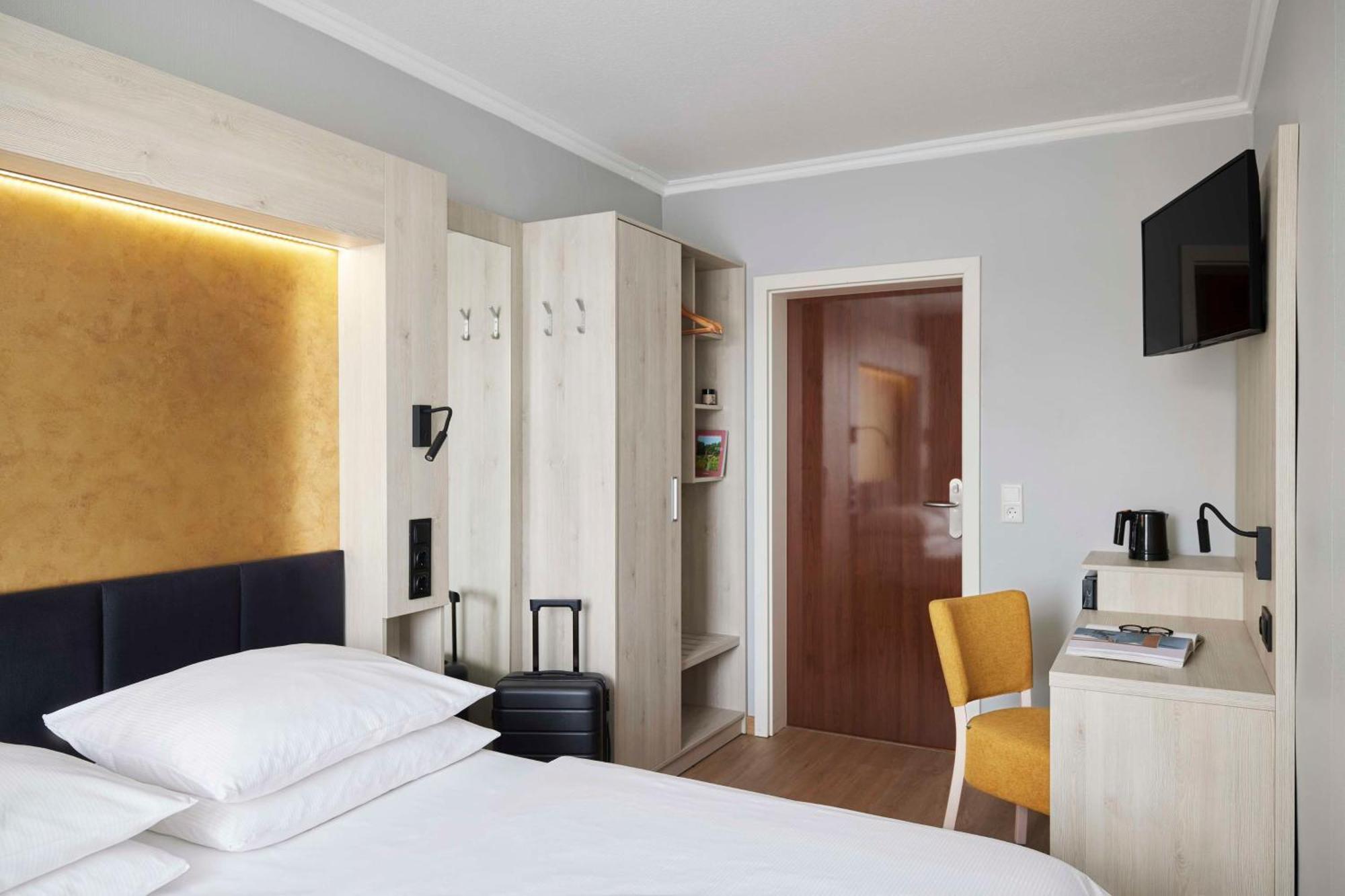 Standard Single Room,1649013565:JPEG