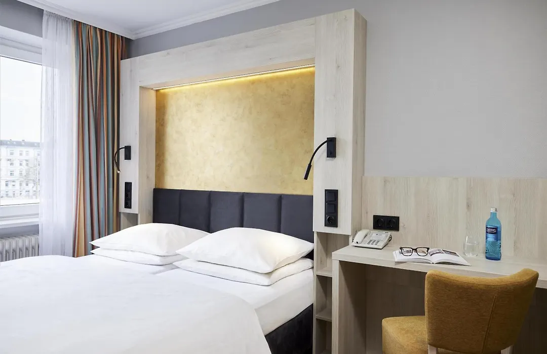 Best Western Raphael Hotel Altona-1